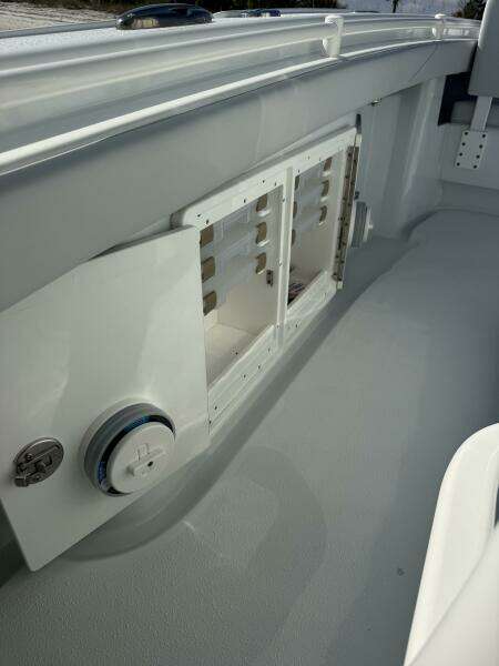 2025 Yellowfin 26 Hybrid