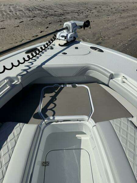 2025 Yellowfin 26 Hybrid