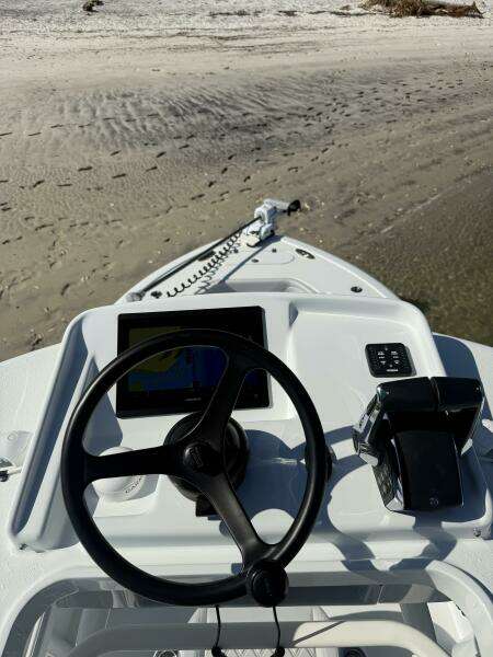 2025 Yellowfin 26 Hybrid