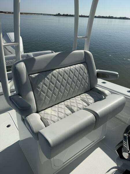 2025 Yellowfin 26 Hybrid