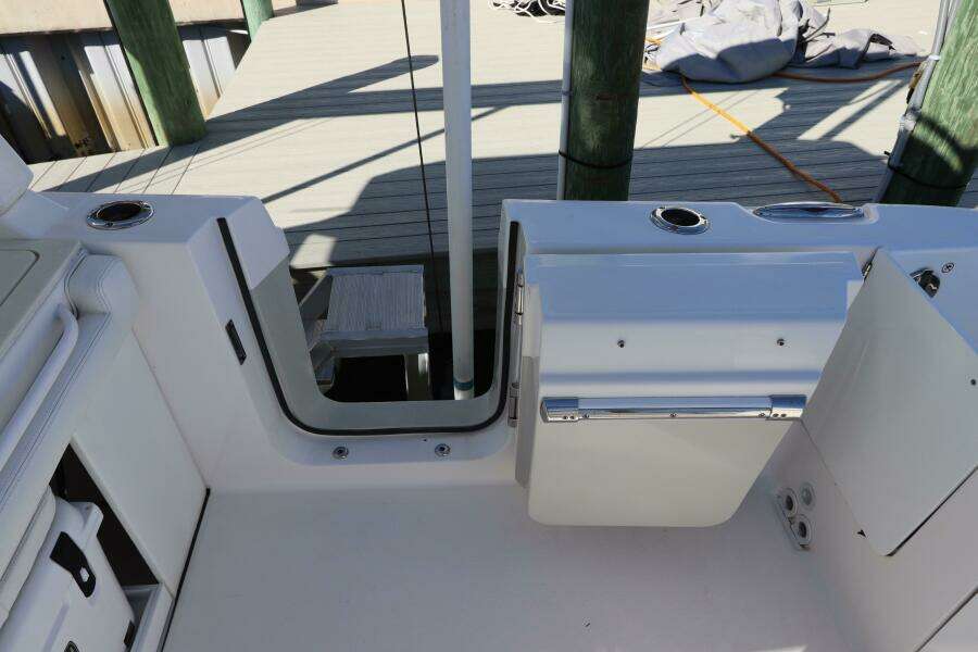 2021 Edgewater 262CX Crossover