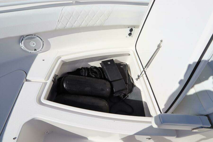 2021 Edgewater 262CX Crossover