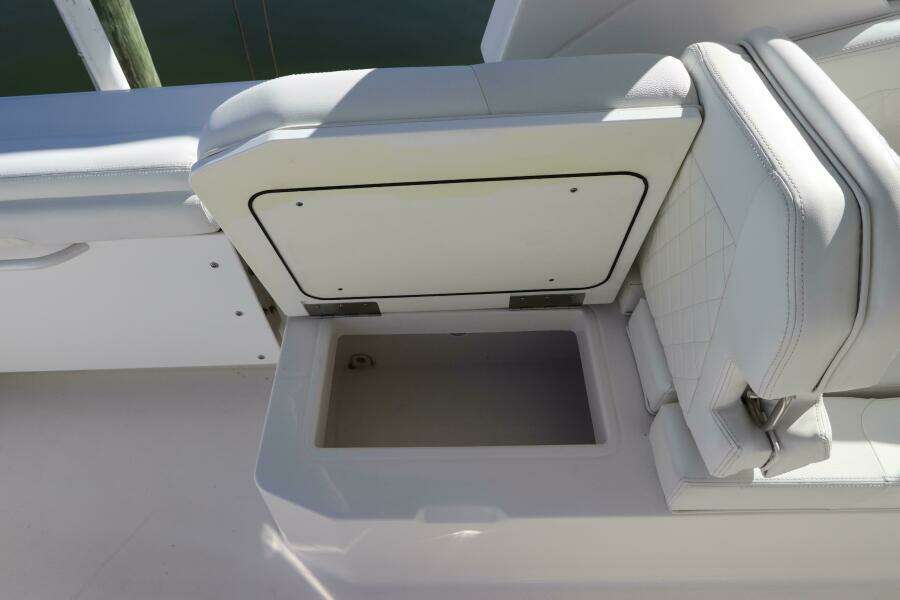 2021 Edgewater 262CX Crossover