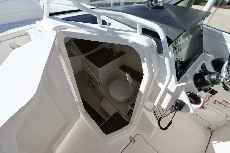 2021 Edgewater 262CX Crossover