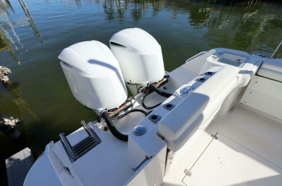 2021 Edgewater 262CX Crossover