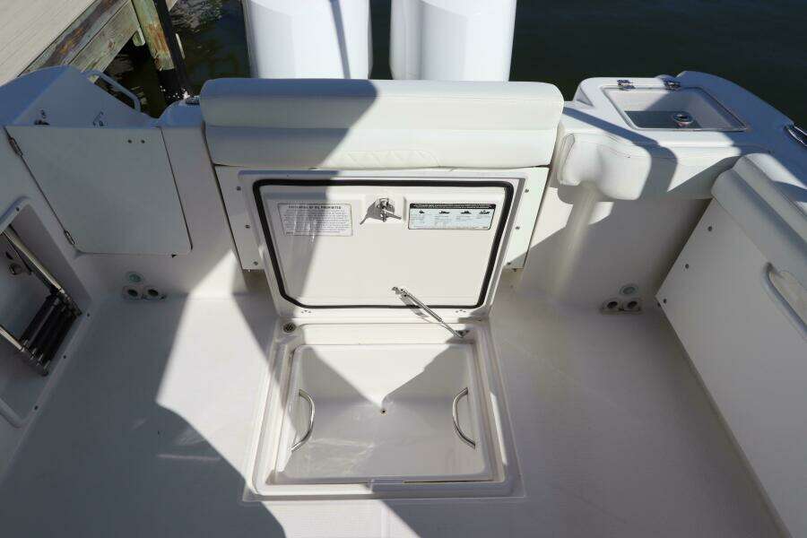 2021 Edgewater 262CX Crossover