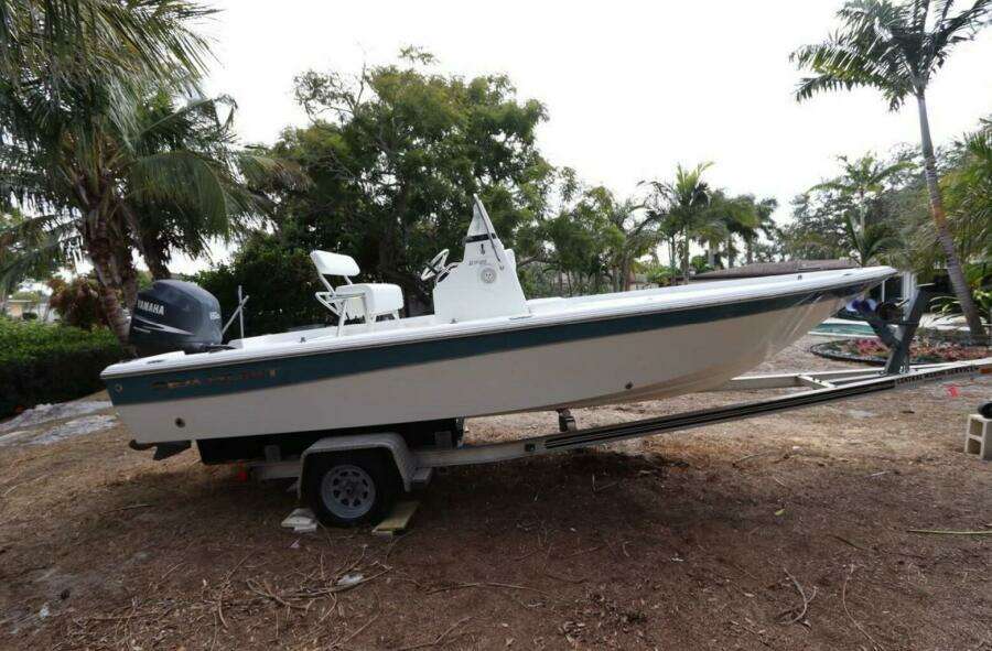2010 Sea Hunt XP 21