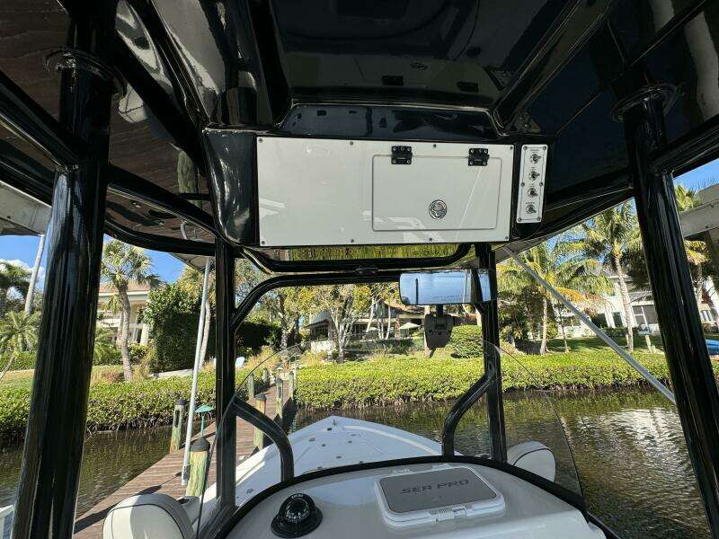 24 SeaPro 2019 TTop Box