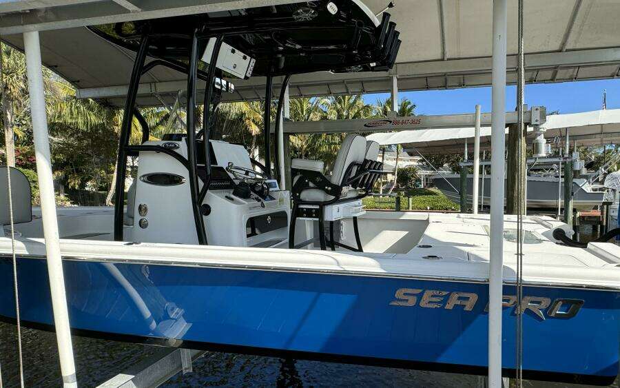 24 SeaPro 2019 Port On Lift