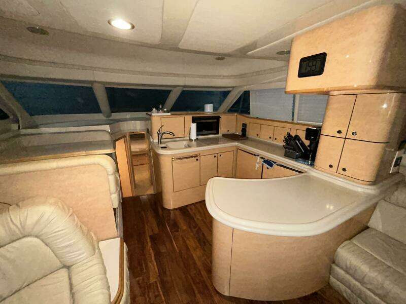 1999 Sea Ray 560 Sedan Bridge