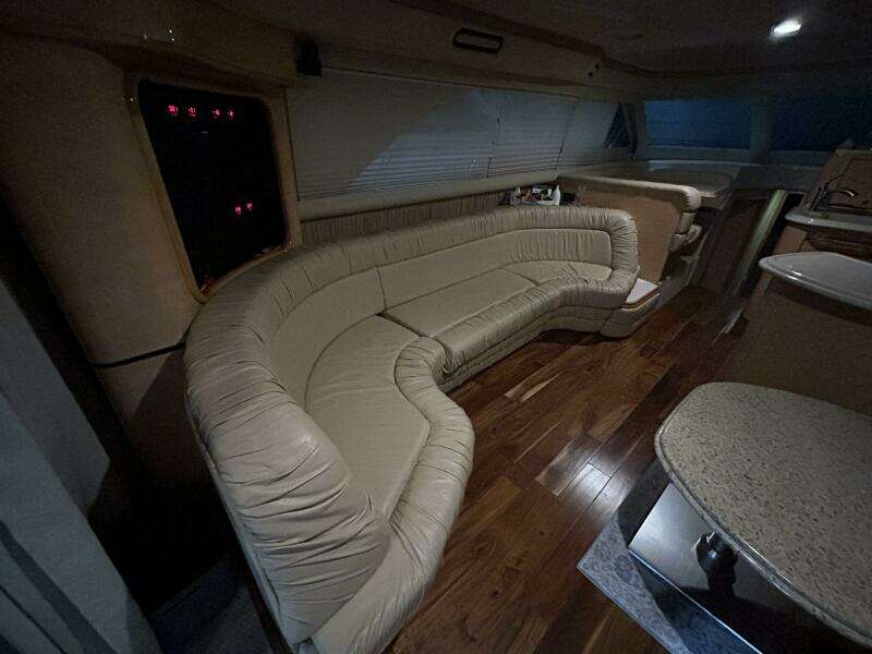 1999 Sea Ray 560 Sedan Bridge