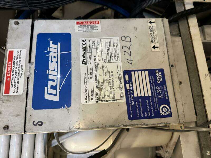 1995 Viking 58 Convertible