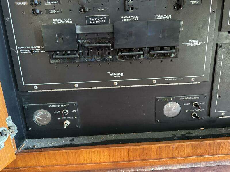 1995 Viking 58 Convertible