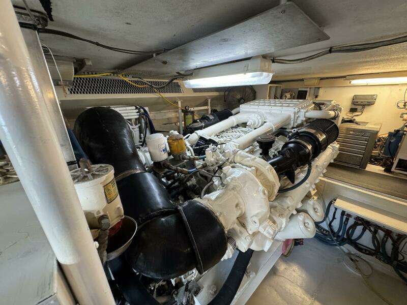 1995 Viking 58 Convertible