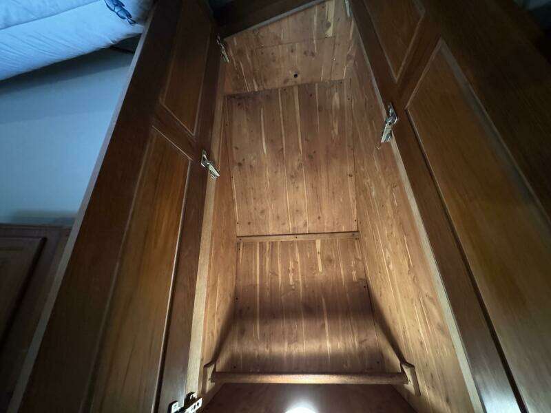 1995 Viking 58 Convertible