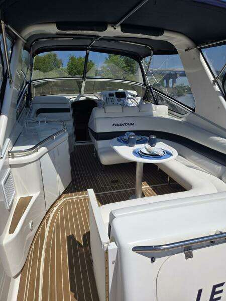 2007 Fountain 38 Express Cruiser