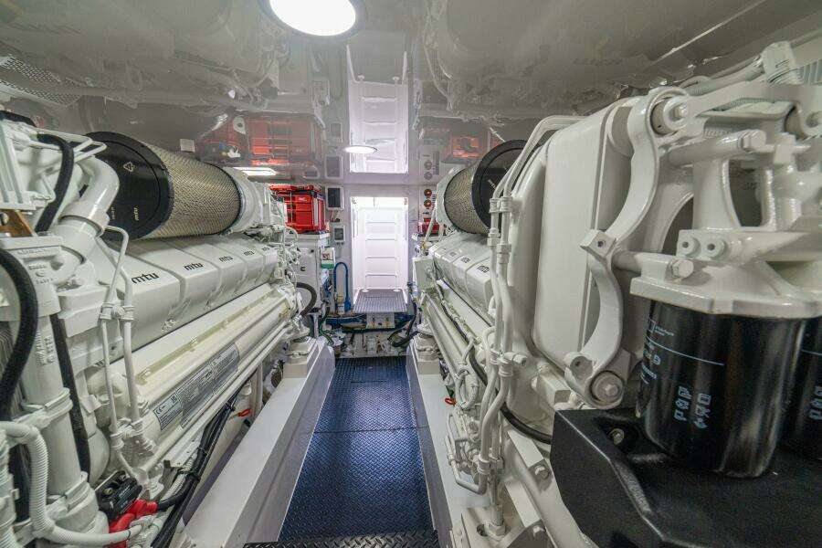 2025 Viking 58 Convertible GAME ON