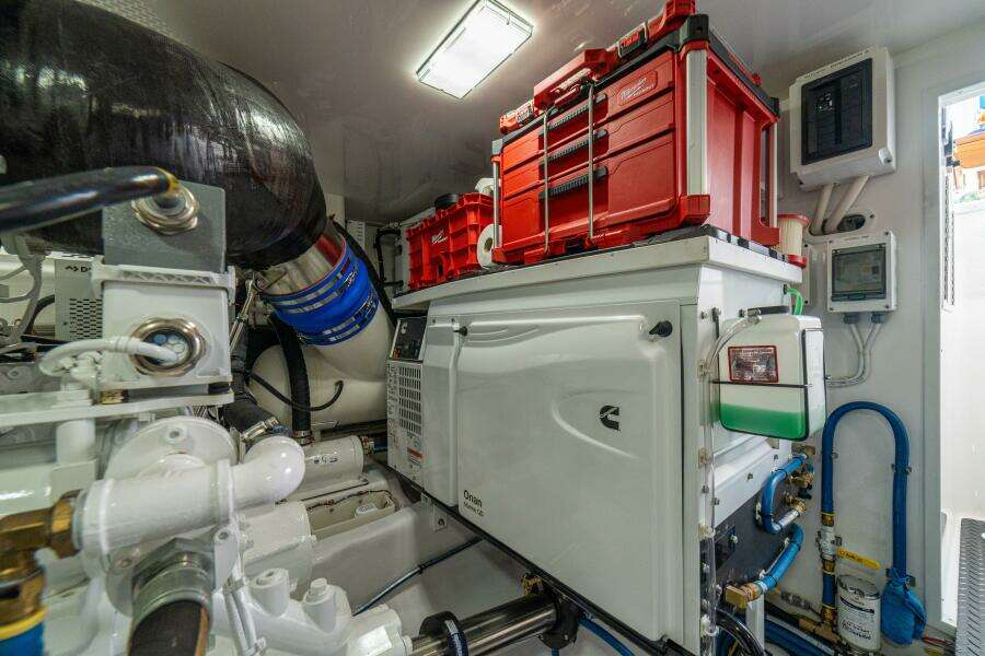 2025 Viking 58 Convertible GAME ON