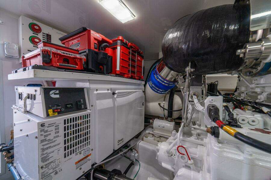 2025 Viking 58 Convertible GAME ON