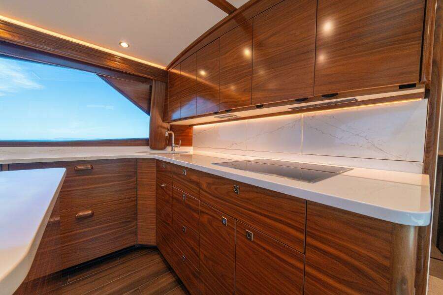 2025 Viking 58 Convertible GAME ON