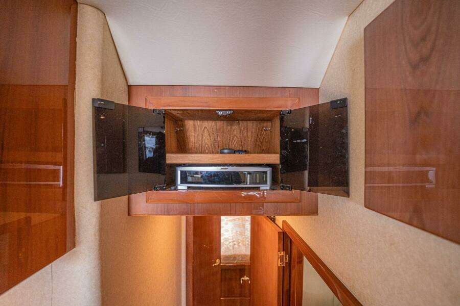 2007 Egg Harbor 43 Sport Fisherman