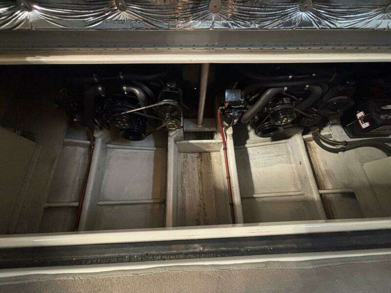 1988 Tiara Sport 310 SC