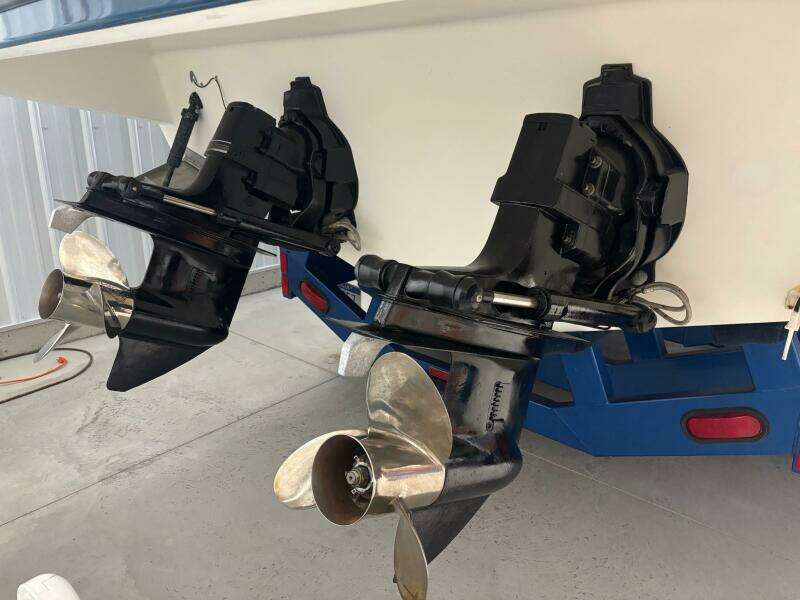 1988 Tiara Sport 310 SC