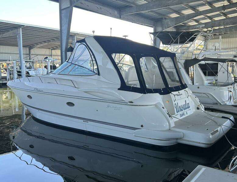 2006 Cruisers Yachts 370 Express