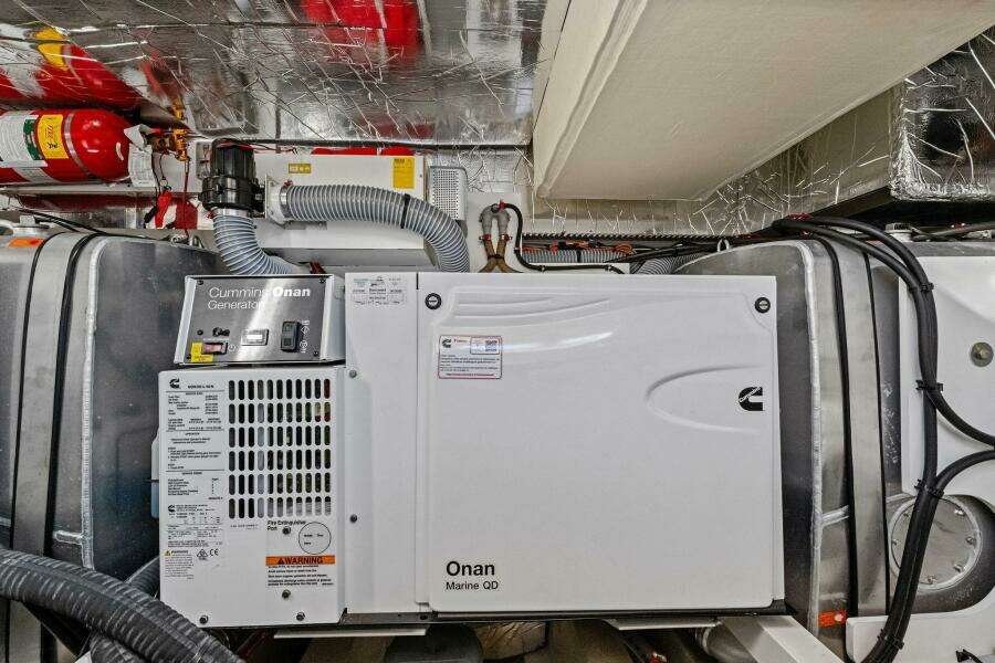 2022 Prestige 520 Flybridge