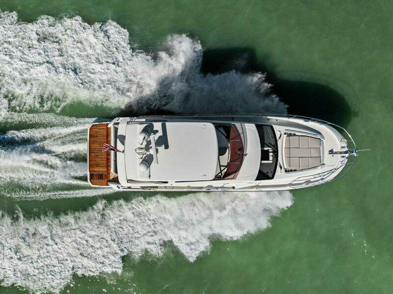 2022 Prestige 520 Flybridge