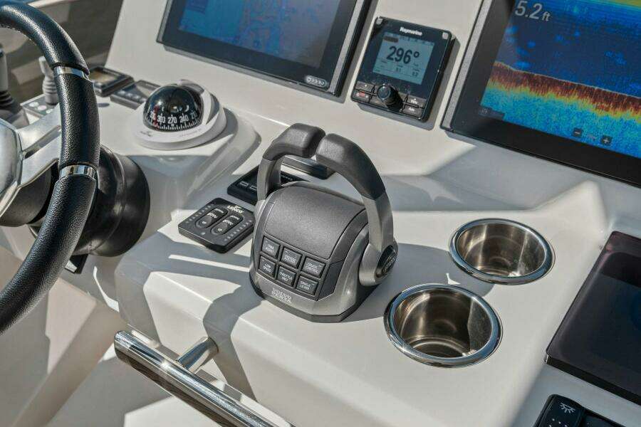 2022 Prestige 520 Flybridge