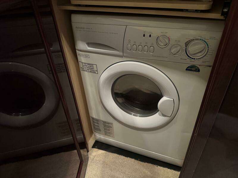 2007 Sea Ray 58 Sedan Bridge