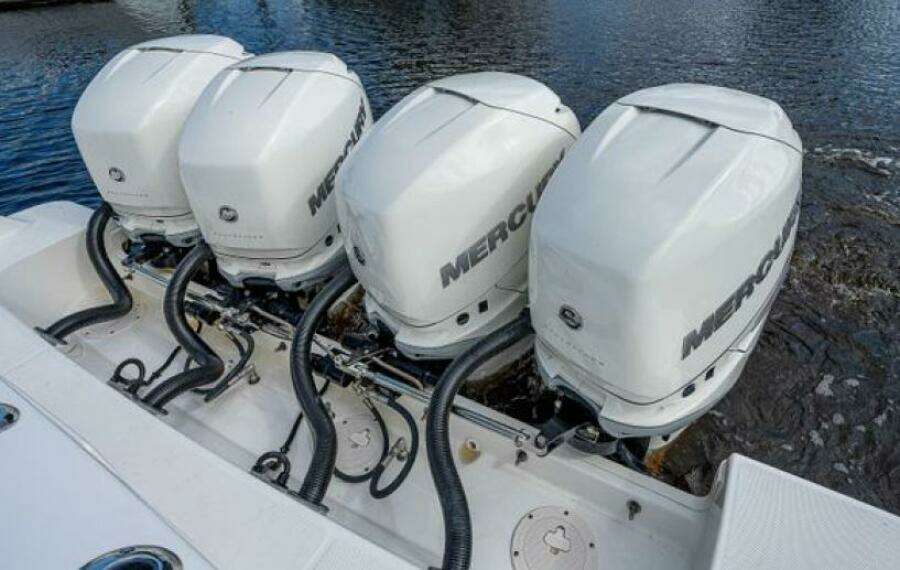 2020 Boston Whaler Outrage