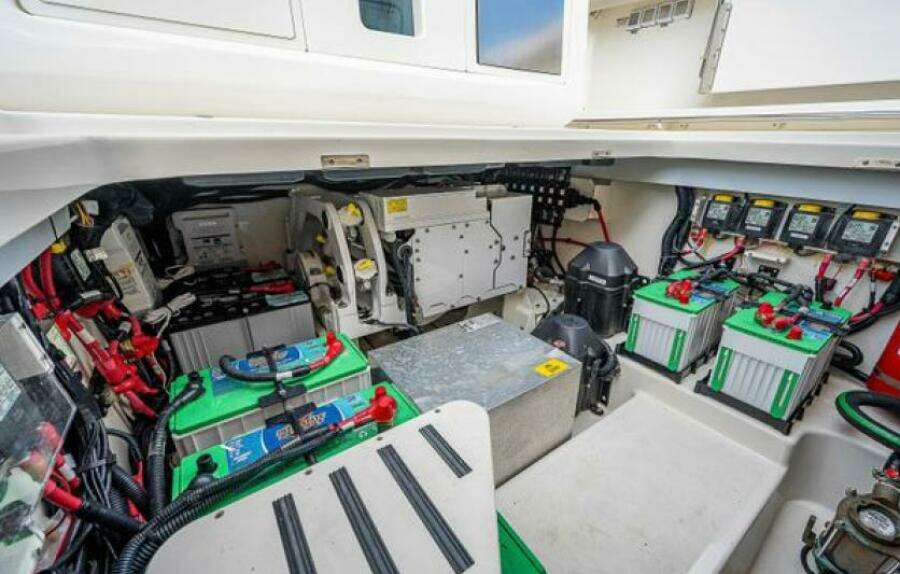 2020 Boston Whaler Outrage