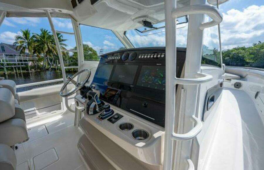 2020 Boston Whaler Outrage