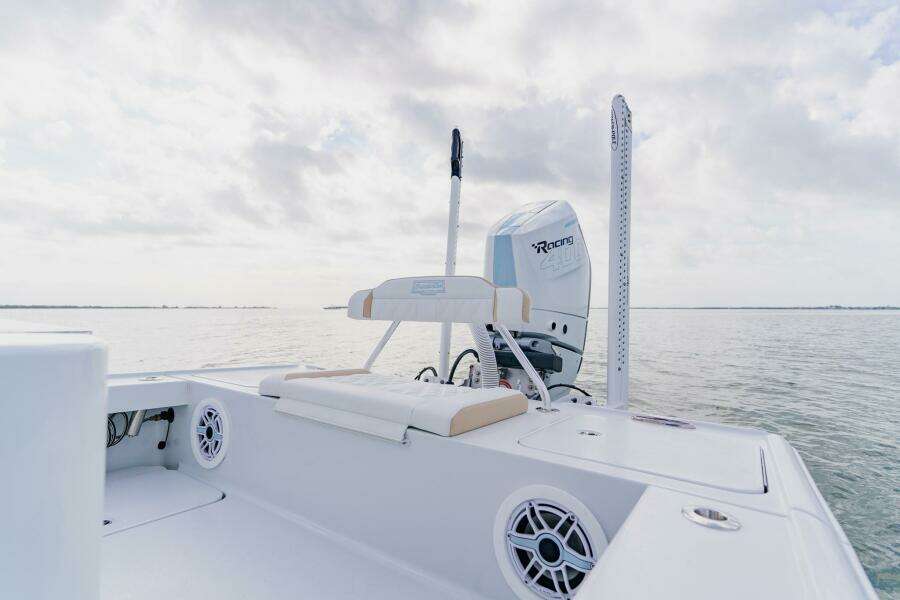 2026 Broadwater Boatworks 25 Bay Cat