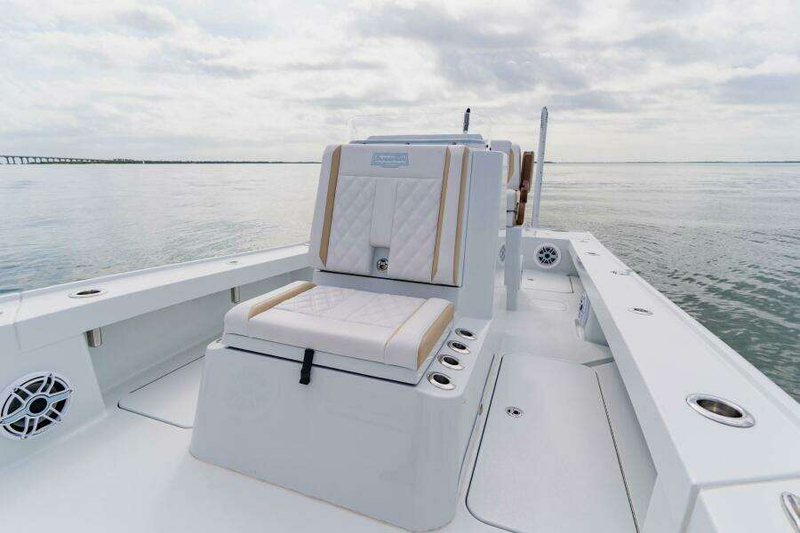 2026 Broadwater Boatworks 25 Bay Cat