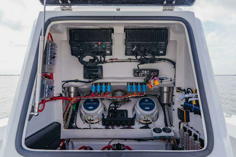 2026 Broadwater Boatworks 25 Bay Cat