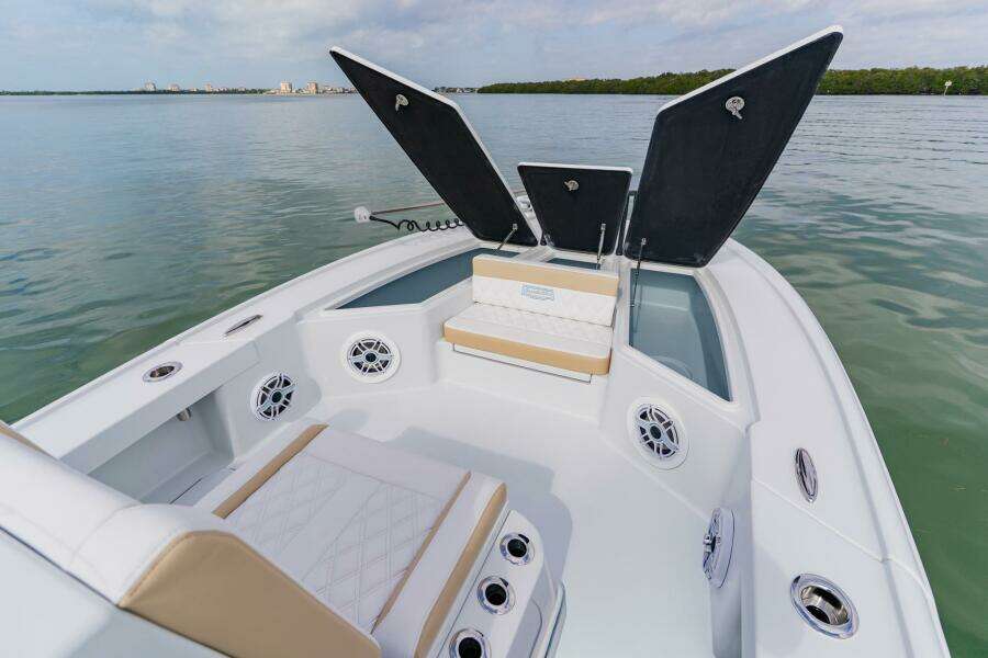2026 Broadwater Boatworks 25 Bay Cat