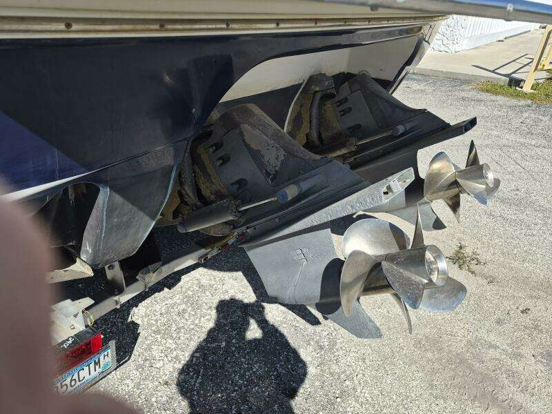 2003 Chris-Craft 328 Express Cruiser