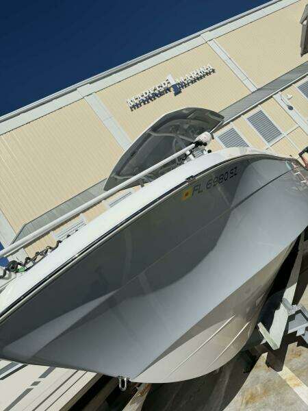 2021 Aquasport 2500 Center Console