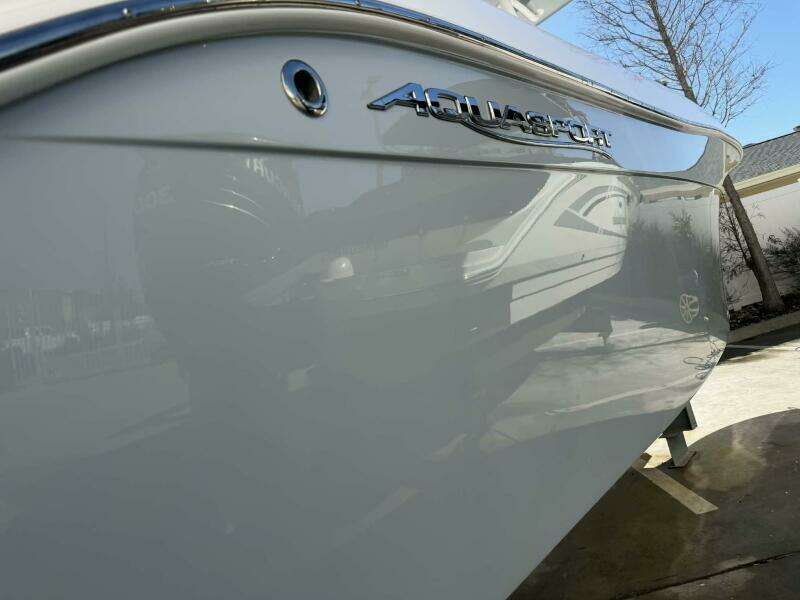 2021 Aquasport 2500 Center Console