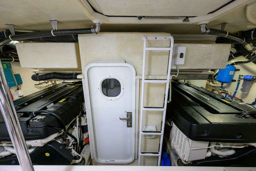 Marquis 66 ANDIAMO - Engine Room