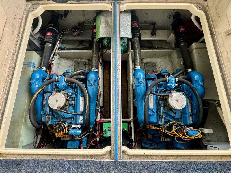 1979 Silverton 34 Convertible