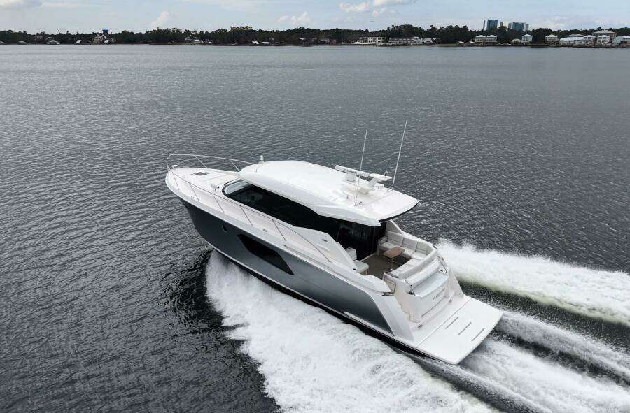 2019 Tiara Yachts C49 Coupe Exterior Profiles (10)