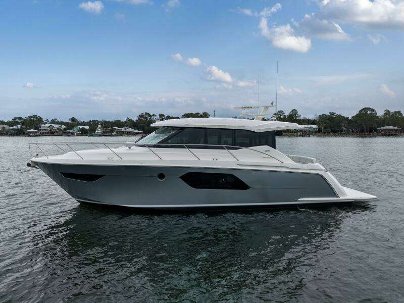 2019 Tiara Yachts C49 Coupe Exterior Profiles (8)