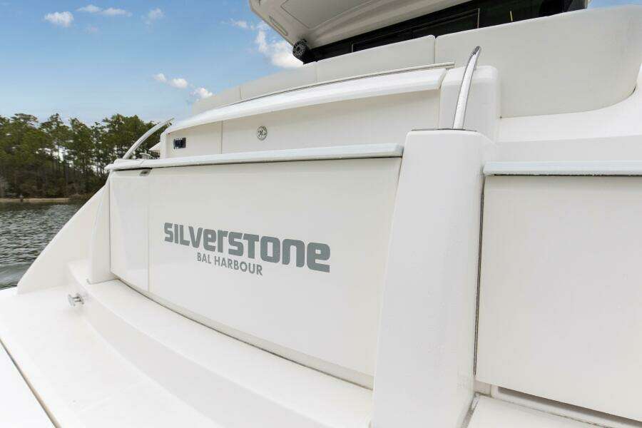 2019 Tiara Yachts C49 Coupe Swim Platform