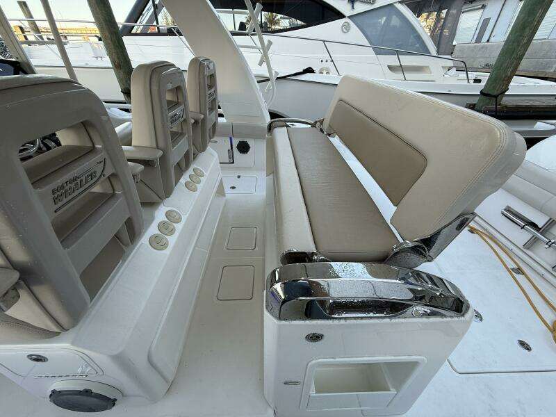 2020 Boston Whaler 420 Outrage