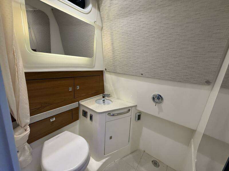 2020 Boston Whaler 420 Outrage