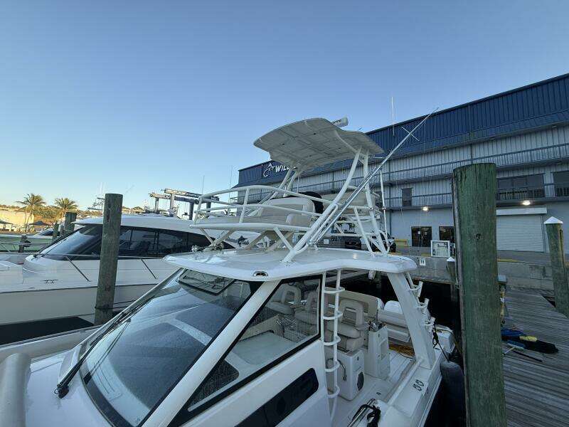 2020 Boston Whaler 420 Outrage